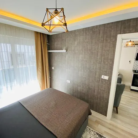 Sahile 100 Metre Sifir Esyali Ferah Daire Appartamento *